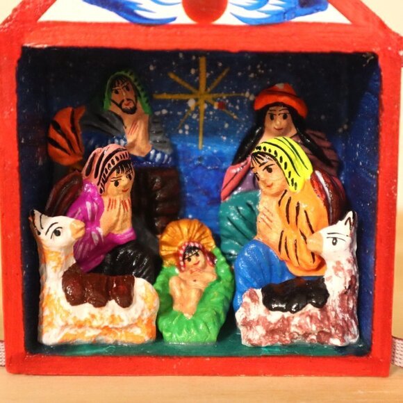 Nativity Scene Diorama Retablo Wood Box Peruvian Folk Art 4" Tall - Picture 2 of 8